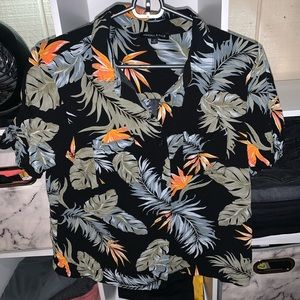 short sleeved hawaiian shirt